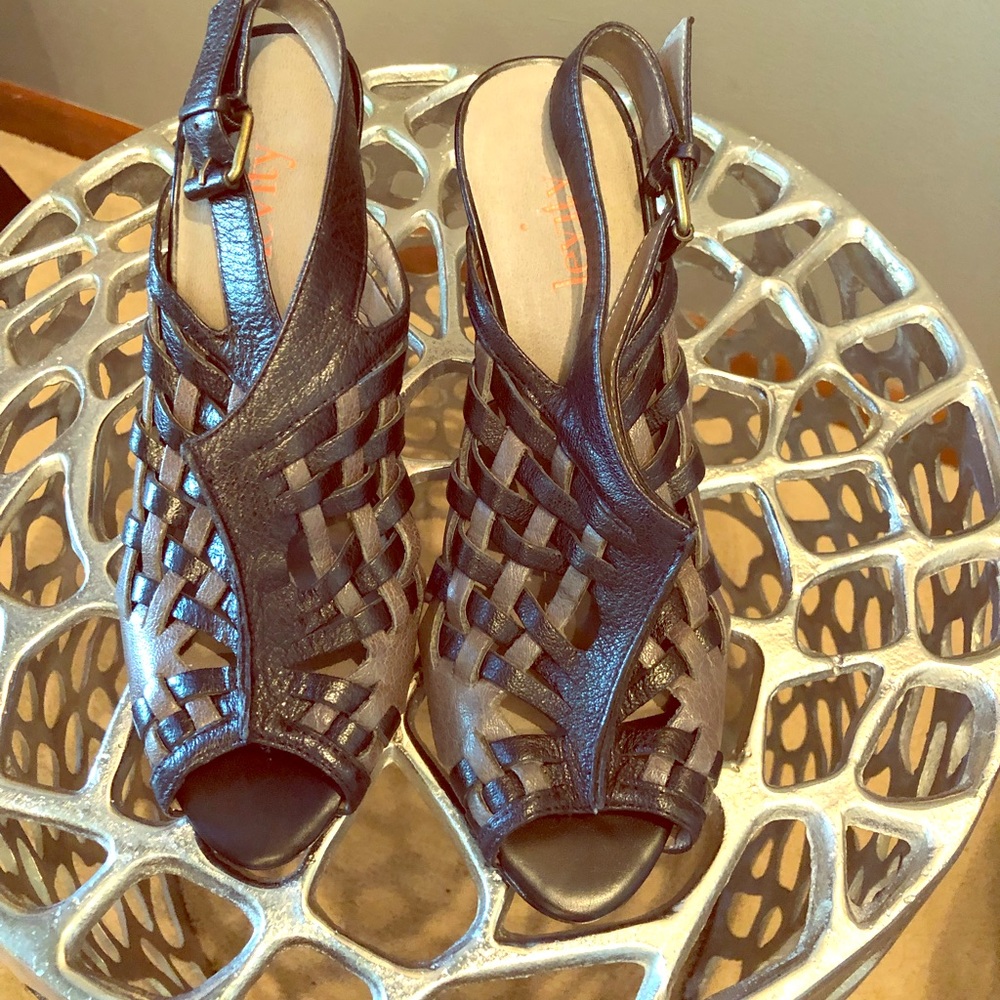 NWOT - Stylish Grey and Black Real Leather Sandal.